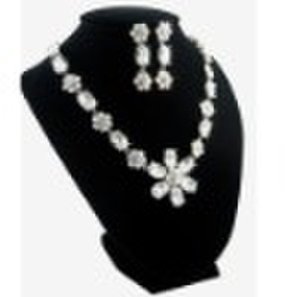fashion crystal necklace