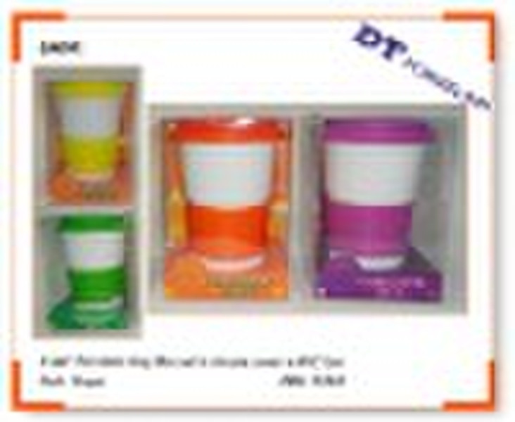 Porcelain coffee mug with silicone lid and wrapper