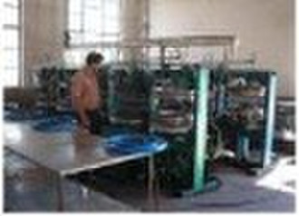 Rubber vulcanizing machine