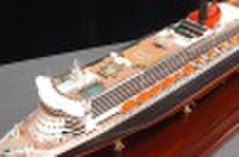 Queen Mary 2 Scale Model QM2 Modell