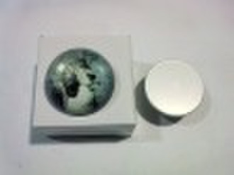 5.8cm glass paperweight