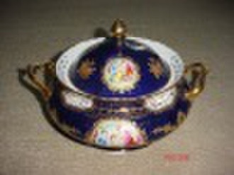 Soup tureen