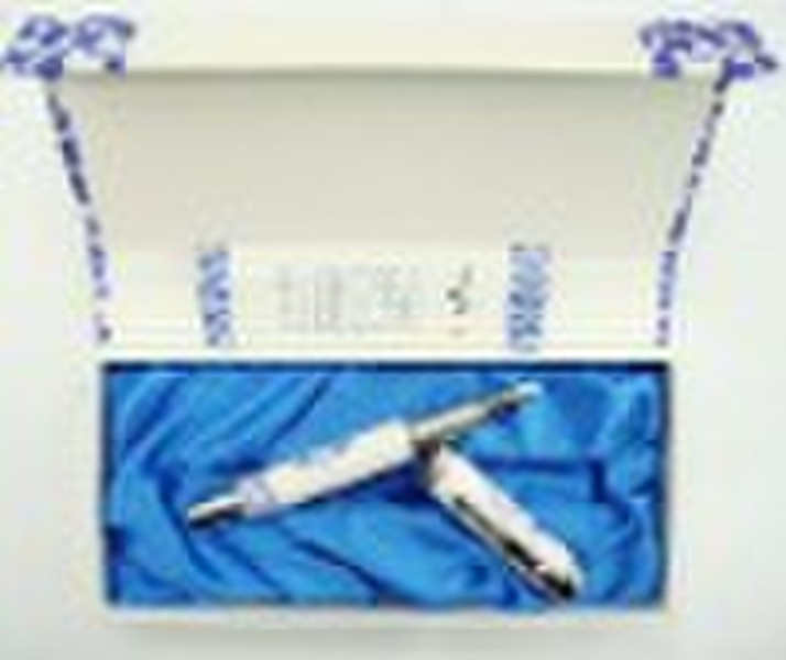 blue and white porcelain metal fountain pen