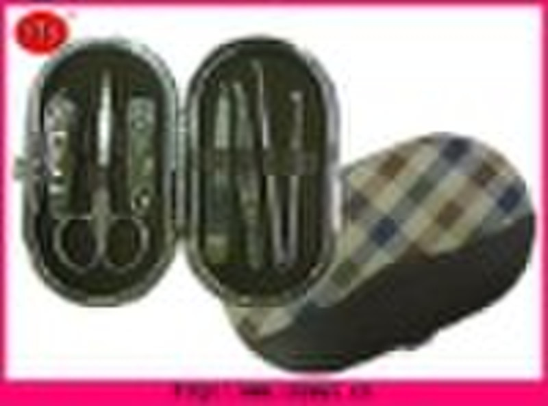 MANICURE SET
