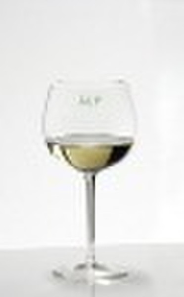 Clear wine glass