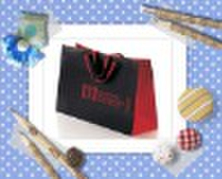 New paper shopping bag