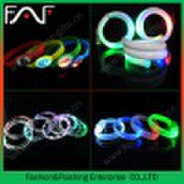 Led flashing bracelet