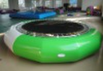 aufblasbare Wassertrampoline