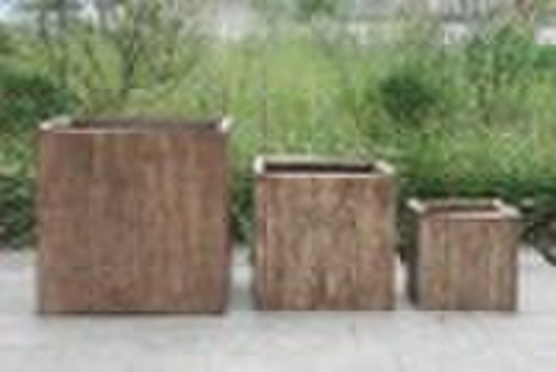 wooden planter  22511