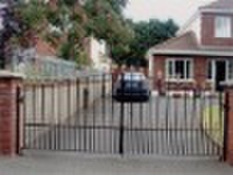 GA111 House driveway gates