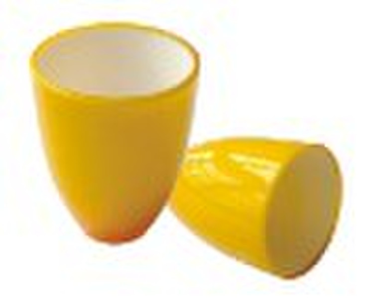 cup,water cup,mug,plastic cup,juice cup,bottle