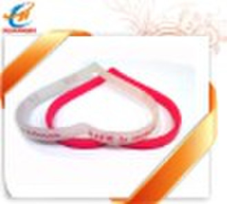 Heart shaped silicone rubber bracelet