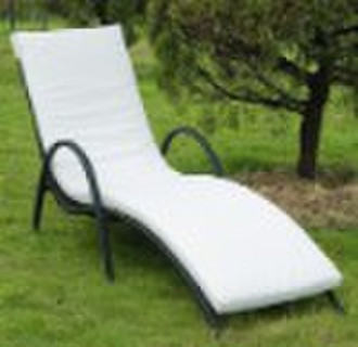 PE rattan sunbed