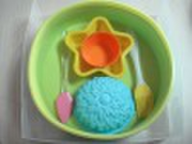 Silicone baking set for kids;