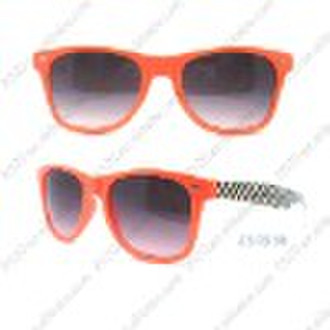 2010 wayfarer sunglasses with checks pattern