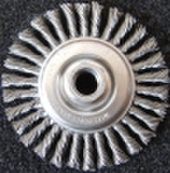 Single section wheel brush with stringer bead type