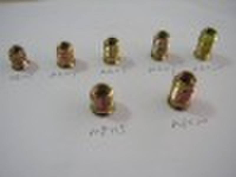 Furniture insert nuts