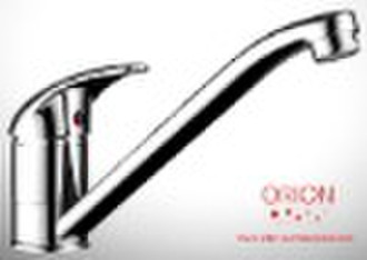 Single Handle Brass Kitchen Faucet (63715)