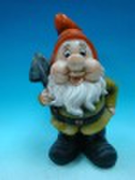 magnesia gnome with spade