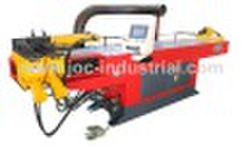 Pipe bending machine