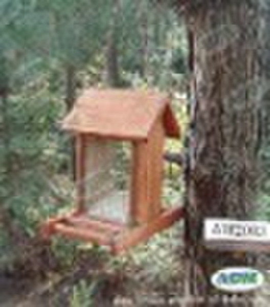 Wooded bird house