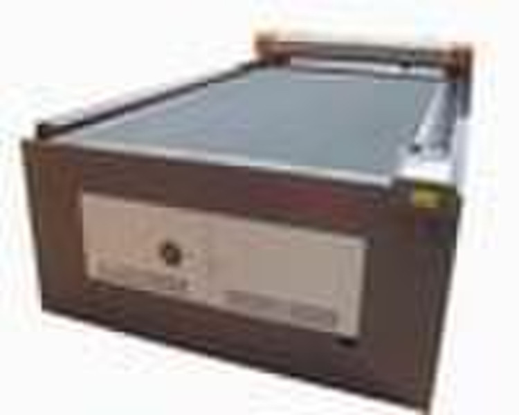 CO2 laser cutting machine