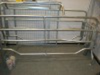 Farrowing crate