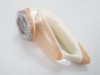 Battery operated lint remover