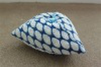 Triangle plush pillow