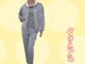 A set of Women's  Sportswear