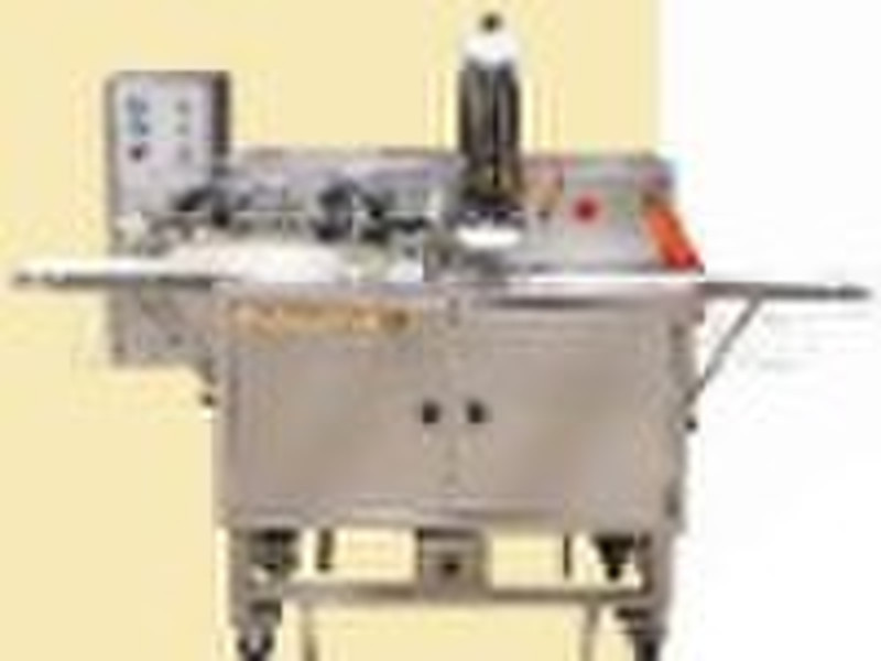 Pastry automatic molding machine