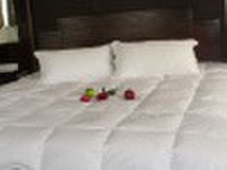 polyester quilt& comforter /bedding &home