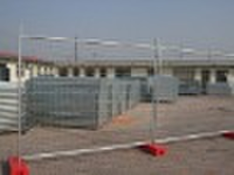 Portable steel fencing