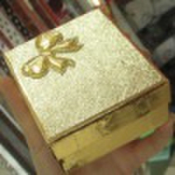 Gold-Papier-Box als Weihnachten box