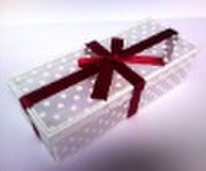 Rectangular organza gift box