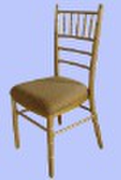 Komfortable Chivari Chair