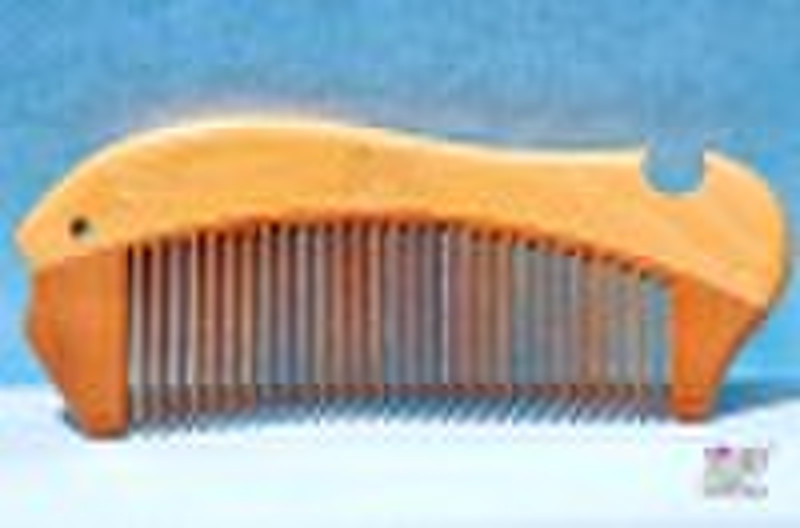 Wooden close tine combs