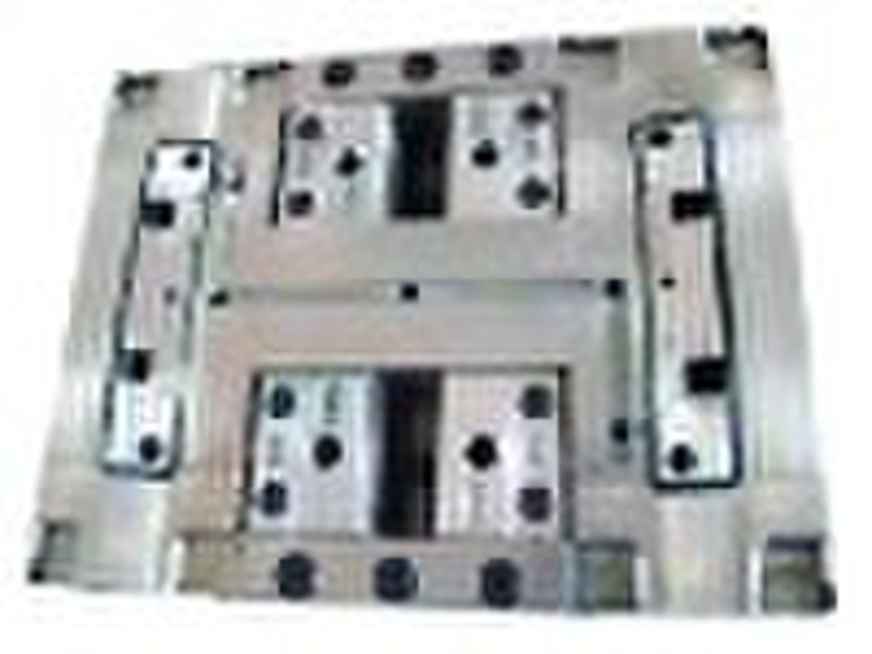 Plastic injection mold