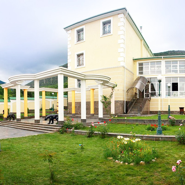 Country residence in Baydarskaya valley