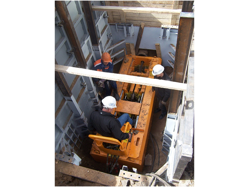 MNB-125 / HEAVY-DUTY UNIT FOR INSTALLATION AND REPLACEMENT OF LARGE PIPES