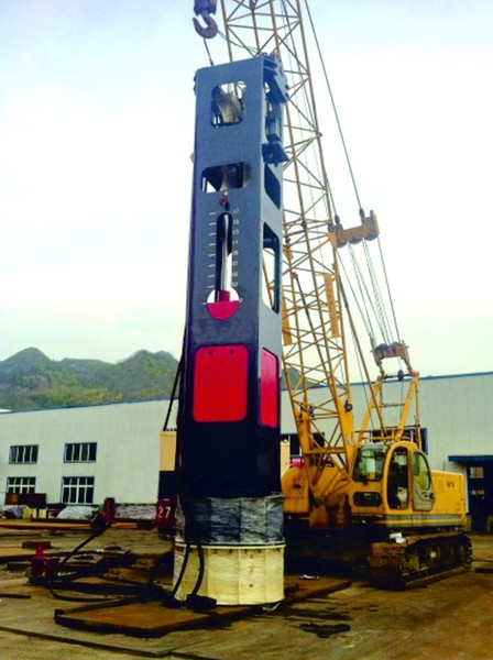 Azimut HH40 hydraulic hammer (shock 40 tons)