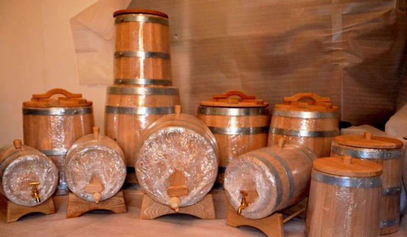 Oak barrels for alcohol and pickles