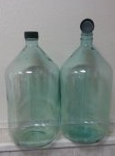 A bottle of 20 liters with cover