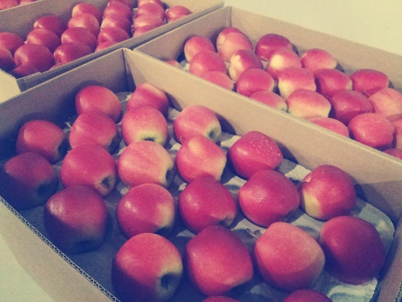 отборные, свежие и качественные яблоки!