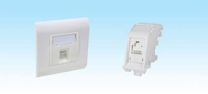 HCS W6E-008D2 White switch plate/outlet cover