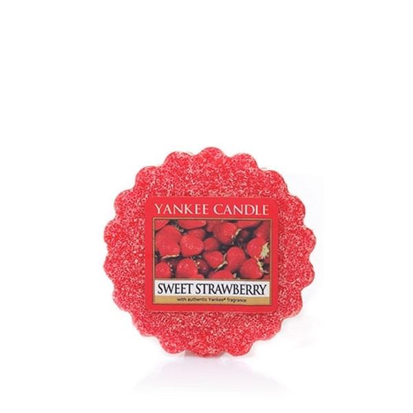 Yankee Candle Sweet Strawberry Round Red 1pc(s) wax candle