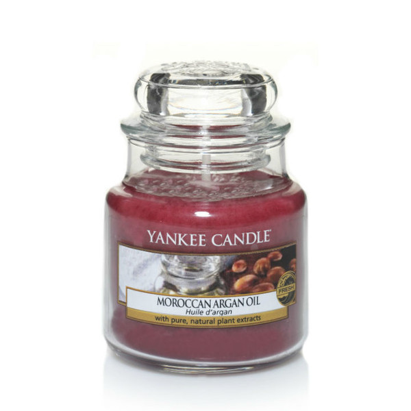 Yankee Candle 1332207E Round Burgundy 1pc(s) wax candle