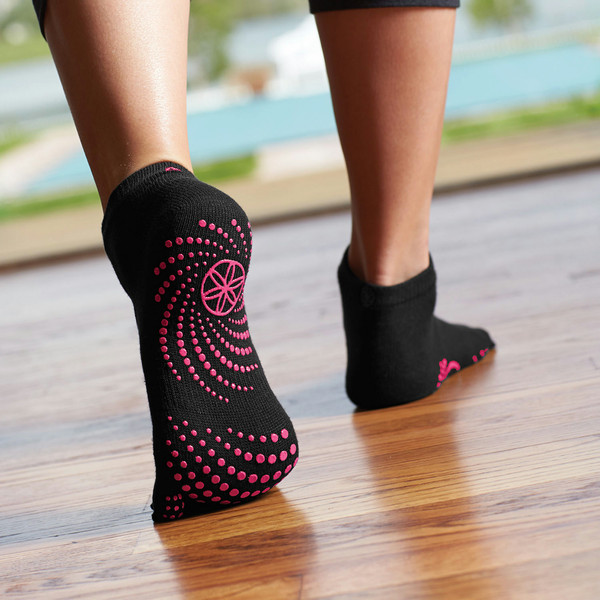 Gaiam No Slip Yoga Black,Pink M/L Toe socks