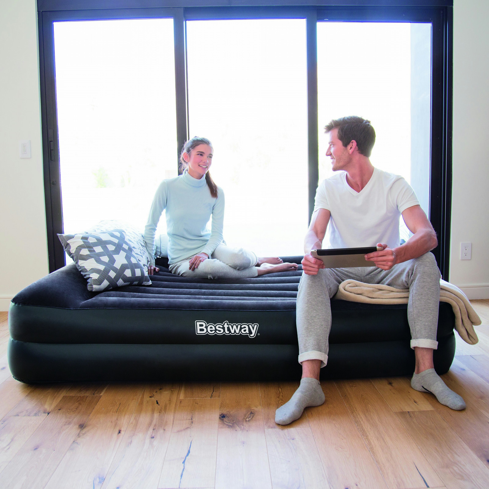 ᐈ Bestway Premium Air Bed with Sidewinder AC Air Pump Queen 2.03m x 1.52m x 46cm • best