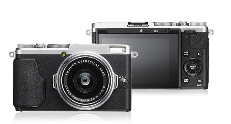 Fujifilm FinePix X70 16.3МП CMOS II 4896 x 3264пикселей Черный, Cеребряный
